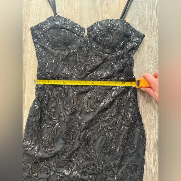 *Windsor Gorgeous Black Strapless Dress - Picture 11 of 15